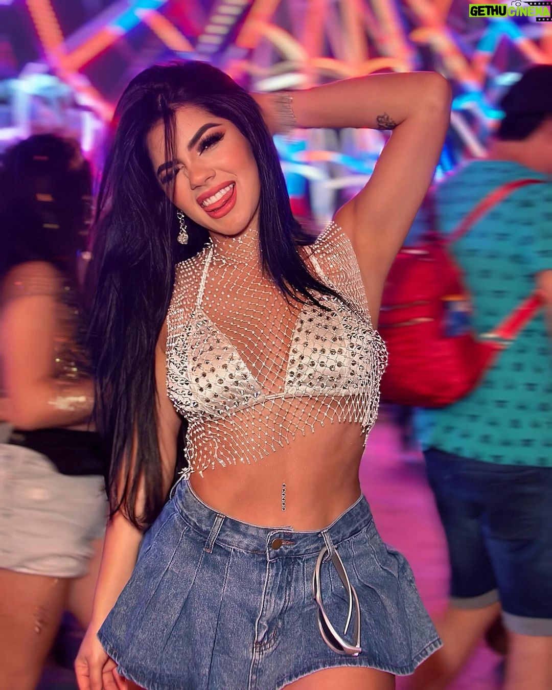Mariana Ávila Instagram - La más de festivales electrónicos, qué te diré💁🏻♀️ Mexico City, Mexico