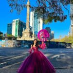 Mariana Ávila Instagram - No había podido celebrar mis 15 (millones en YouTube) como Dios manda, y hoy cumplí dos sueños, tener mi fiesta de 15 años que jamás tuve y celebrar este éxito tan grande! Miles y miles de gracias a todos los que se suscriben, a los que apoyan, comparten y están presente en cada etapa de mi vida. Los amo y siempre los llevo en mi corazón 💕🎀👸🏻 Mexico City, Mexico