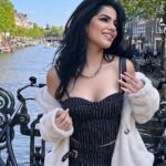 Mariana Ávila Instagram - Ámsterdam es precioso ✨😍 Amsterdam, Netherlands