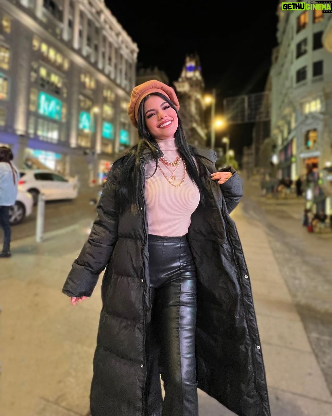 Mariana Ávila Instagram - Hola Espaaañaaaaa! OLEEEEEEEEE👏💃 Madrid, España