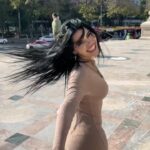 Mariana Ávila Instagram - Quien me hubiese dicho en enero que mi año sería así, jamás le hubiese creído, porque hoy en diciembre soy una persona completamente diferente a lo que era. Ha sido el año de independencia, de aprendizaje, de lecciones grandes, de cambios extremos. Ha sido un año de emociones muy fuertes, pero ha sido un año MARAVILLOSO. Y agradezco a Dios por siempre acompañarme, por tomarme de la mano y jamás abandonarme, y a ustedes por el amor que me dan todos los días. Vamos por ese 2024 ✨