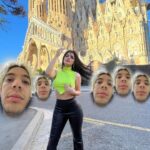 Mariana Ávila Instagram - Pedí el favor en twitter que me ayudaran a quitar la gente del fondo. Este fue el resultado: La Sagrada Familia Barcelona.
