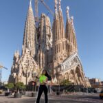 Mariana Ávila Instagram - Pedí el favor en twitter que me ayudaran a quitar la gente del fondo. Este fue el resultado: La Sagrada Familia Barcelona.