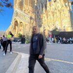 Mariana Ávila Instagram - Pedí el favor en twitter que me ayudaran a quitar la gente del fondo. Este fue el resultado: La Sagrada Familia Barcelona.