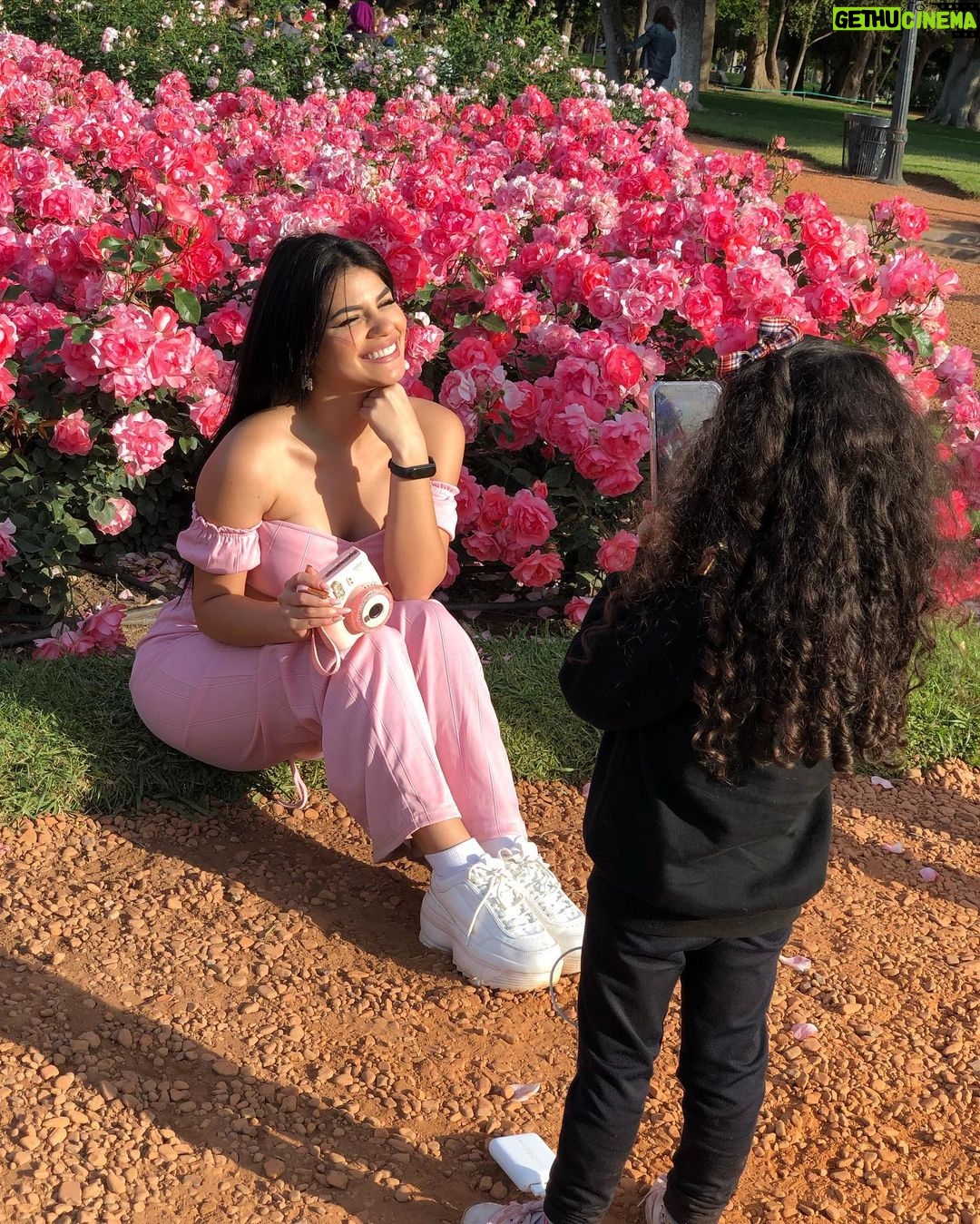 Mariana Ávila Instagram - Mi hermosa @soyauroraavila me tomó estas fotos con 4 añitos y ahí está la prueba. 😍 Bosques De Palermo