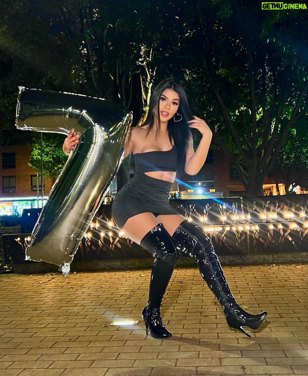 Mariana Ávila - 163.9K Likes - 7 MILLONEESSSS DE SUSCRIPTORES!!! 😍😍😍😍 gracias gracias gracias!!!! Y NUEVO VIDEO EN EL CANAL😍😍😍