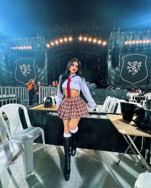 Mariana Ávila Instagram - Mi día de ayer fue maravilloso🥺 cuando estaba pequeña RBD era mi obsesión, le prometí a Marianita algún día verlos cantando frente a mí. Gracias @rbd_musica por revivir esto 💕