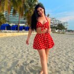 Mariana Ávila Instagram - Me encanta mi conjunto rojo de pepas ❤️ Santa Marta, Colombia