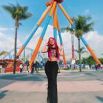 Mariana Ávila Instagram - Me encantó pasar un día de amigos espectacular montándonos en las atracciones de Six Flag!!! Me lo habían recomendado mucho y me encantó 😭😭😭😭 quiero venir mil veces más 😭😭😍😍😍 @sixflagsmexico Mexico City, Mexico