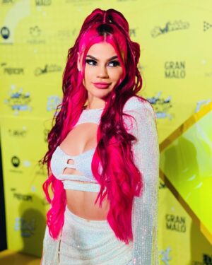 Mariana Ávila Instagram - Diciendo presente en los Eliot Awards! @eliotmedia 💕💕
Makeup y peinado: @vicoguadarrama
