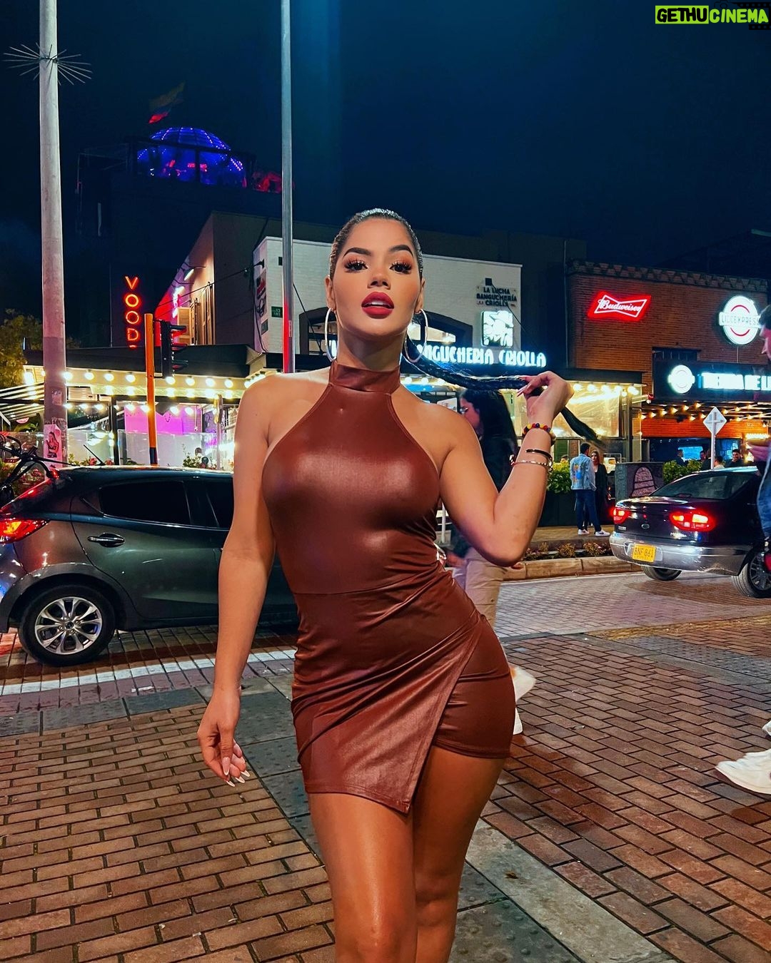 Mariana Ávila - 168.6K Likes - Hace rato que no veo tu llamada…