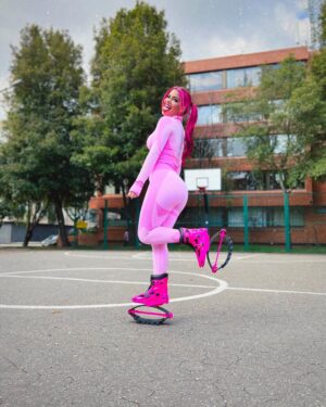Mariana Ávila Instagram - Cualquiera cree que soy súperfit.