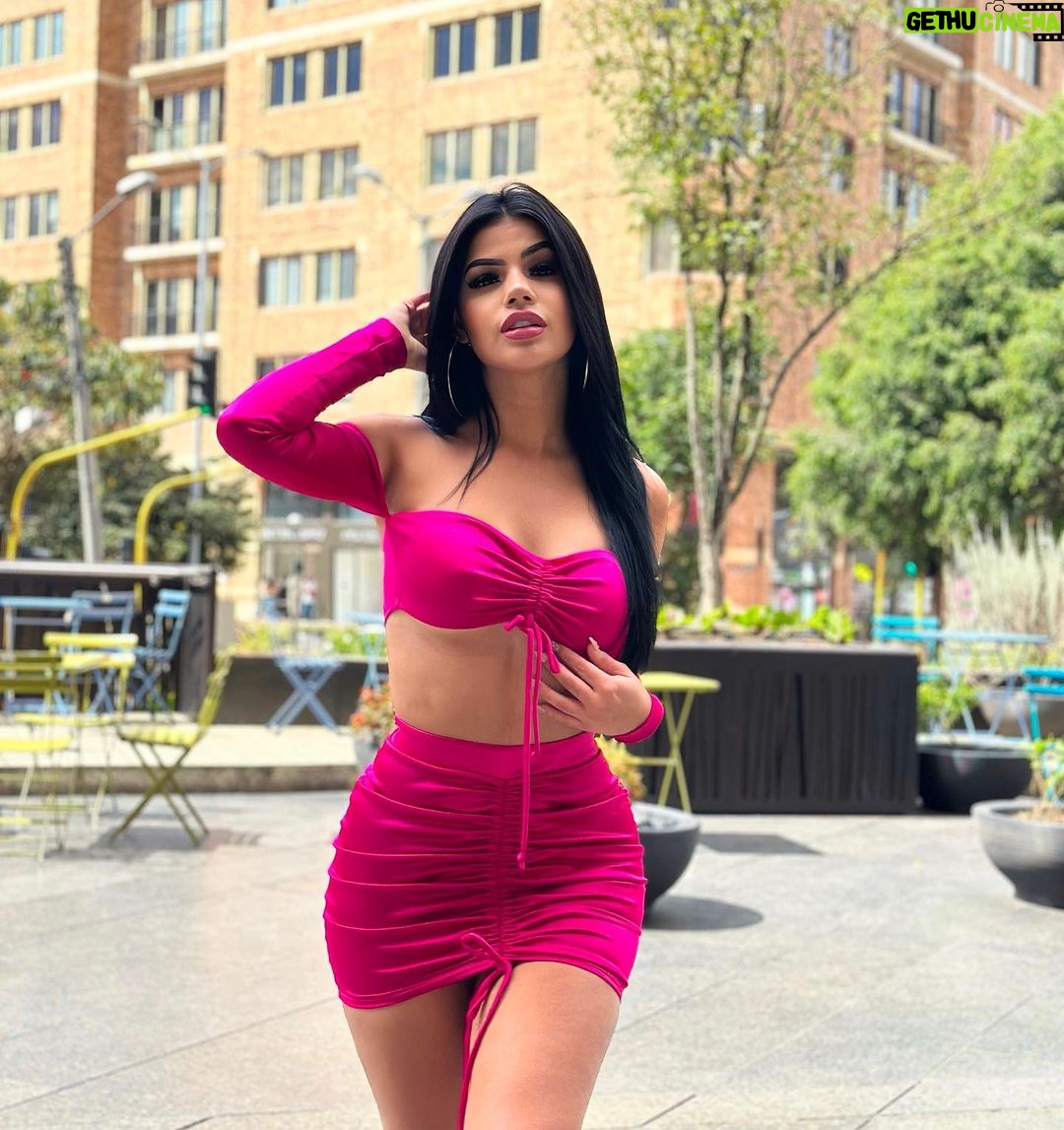 Mariana Ávila Instagram - La niña que no sabe querer poquito 💕👧🏻 @FashionNova Bogotá D.C, Colombia