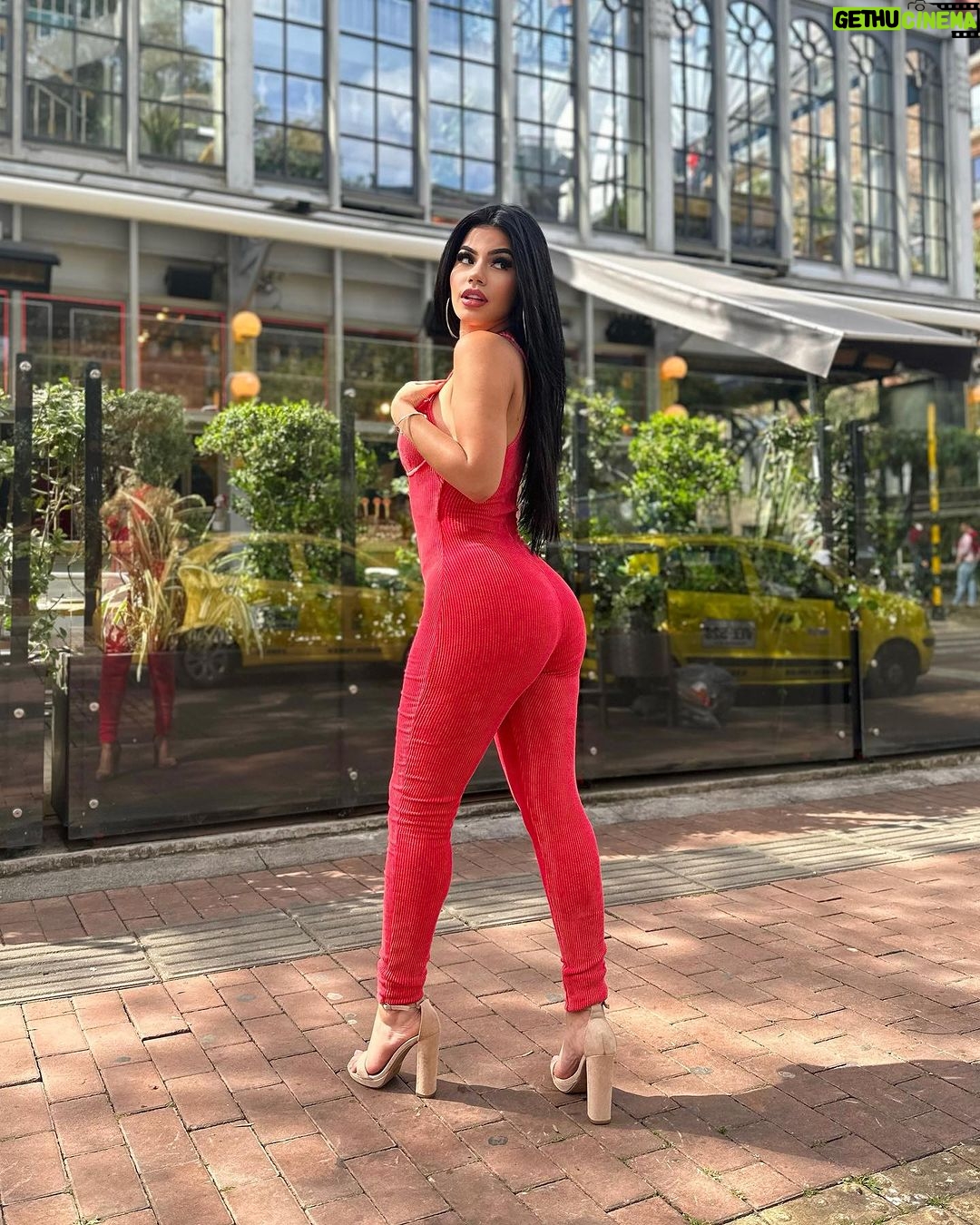 Mariana Ávila Instagram - Tu venezolana favorita, bebé ❤️ @FashionNova