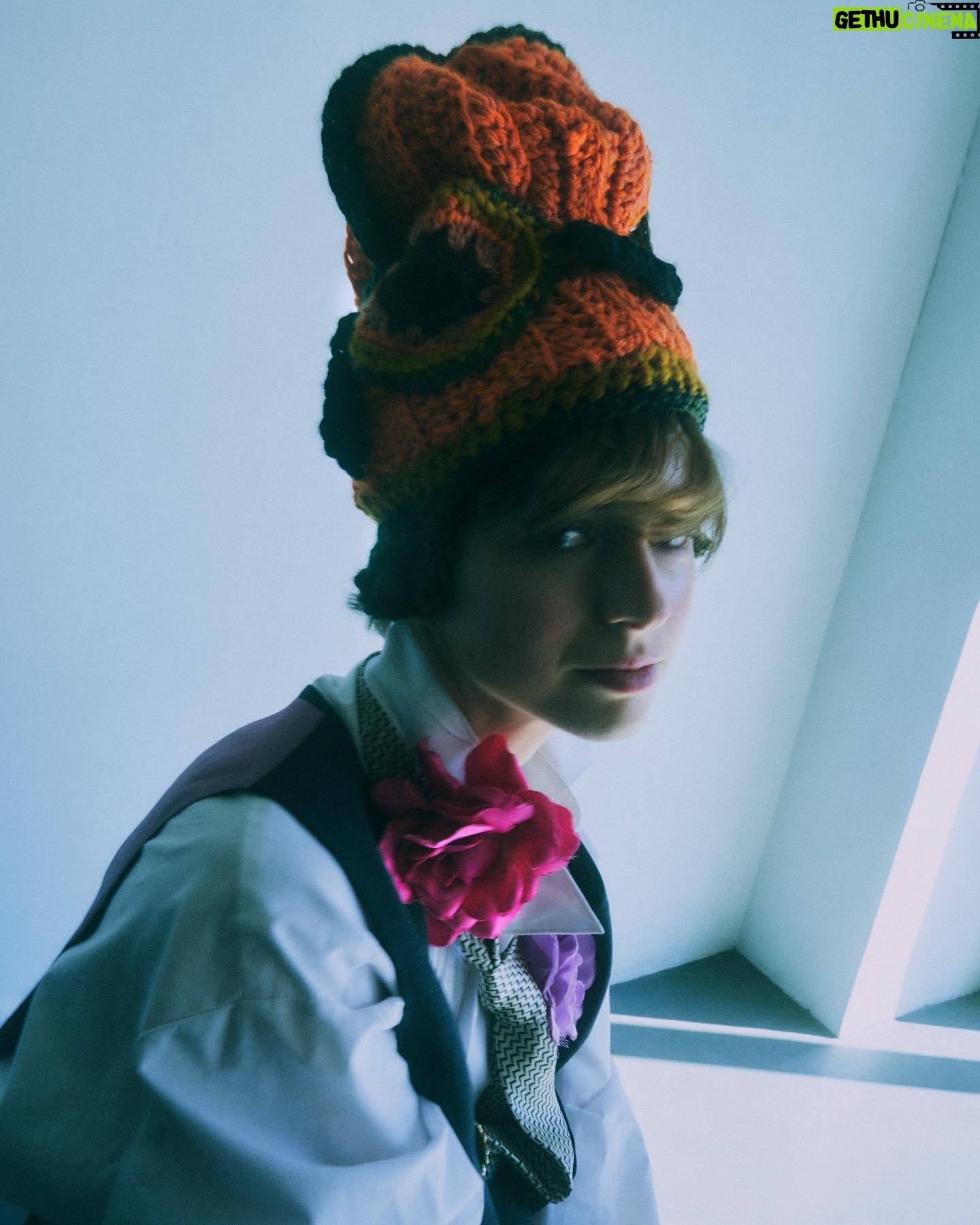 Mariana Di Girolamo Instagram - Tú te lo buscaste. Editorial para @monaco_handmade x @veritomonaco 🧶 Con @nsh0ck Foto @ffinat Makeup @veritomonaco @estudiogasicmonaco Pelo @jonaroja_s Styling @santo_herrera_ Diseño gráfico @franpolancov Vestuario @ceremonia_ @huaman.autor @burn.thecloset @hardcora2023 @talisma_joyas @pvtaperra