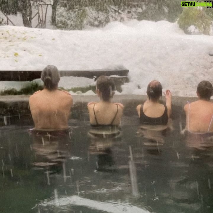 Mariana Di Girolamo Instagram - Baño de bosque y puré de castañas.