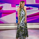 Mariana Fabbiani Instagram - Lunes feriado en @eldiariodemarianaok . . Mi look @cibelesonline Mi team ✨ @conradoereyra @natipelizzari_estudio @paodblanco @justmechu
