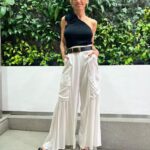 Mariana Fabbiani Instagram - En la tercera foto hay sorpresa 😂😱 @misterzaraza . . Total look @w.ivana.ok Mi team @conradoereyra @natipelizzari_estudio @justmechu @paodblanco