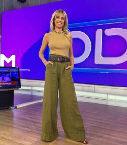 Mariana Fabbiani Instagram - Mi look de ayer por @piccola_basics y mi team de siempre 🙌🏻🤍 @conradoereyra @natipelizzari_estudio @mechugaray @paodblanco