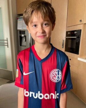 Mariana Fabbiani Instagram - ¡¡Feliz cumple Maxi!! 🥳Y ya son 9!!! La suerte que tengo de ser tu mamá 🥰 . Mi hombrecito lleno de amor para dar. Tan inteligente y lleno de alegría, siempre iluminando todo ✨
Deseo que seas siempre libre y feliz!! Y que todos tus sueños se hagan realidad. Te amo infinito ❤️❤️❤️❤️❤️