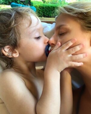 Mariana Fabbiani Instagram - ¡¡Feliz cumple Maxi!! 🥳Y ya son 9!!! La suerte que tengo de ser tu mamá 🥰 . Mi hombrecito lleno de amor para dar. Tan inteligente y lleno de alegría, siempre iluminando todo ✨
Deseo que seas siempre libre y feliz!! Y que todos tus sueños se hagan realidad. Te amo infinito ❤️❤️❤️❤️❤️