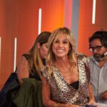 Mariana Fabbiani Instagram - Me encanta mostrarles el back del programa porque es un laburazo en equipo! Mi vestido es @dollstore y la pulsera @sanz_atelier . Los zapatos @roberto_cavalli 🥰🥰 un regalo de mi amigo @amfclub que tanto sabe de moda 🙌🏻 ¿Ven el detalle de la pulsera de los zapatos? . . Mi team 🤍 @conradoereyra @natipelizzari_estudio @paodblanco @vic_v88 @luchramos