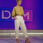 Mariana Fabbiani Instagram - Mi look de ayer 🤍 Total look por @cibeles . . Mi team de siempre 🙌🏻 @conradoereyra @natipelizzari_estudio @justmechu @paodblanco