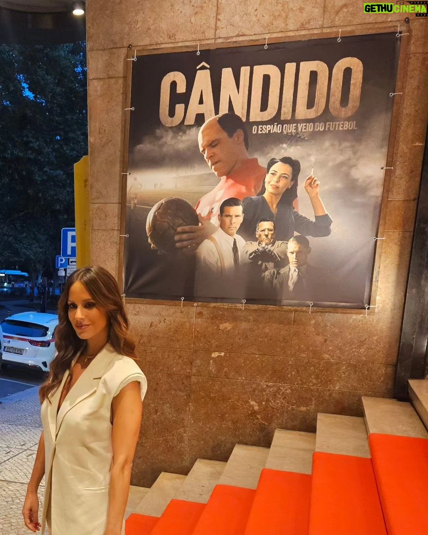 Mariana Monteiro - 3 Likes - "CÂNDIDO"
Realizado pelo extraordinário @jorgepaixaodacosta1, produção @ukbarfilmes e casting pela @patricia._vasconcelos , uma história sobre um espião que veio do futebol, chega amanhã dia 9 de Maio, às salas de cinema do país.
Muito feliz por integrar este elenco Maravilhoso!!
Vemo-nos numa sala de cinema? 🎞
@hitmanagement
Special thanks:
@mais.que.uma
Beauty @danielainacio.mua
Styling @dianarconceicao × @styledby_raquel
Look: @mango × @victoriabeckham
📷 @luismoreira.lm