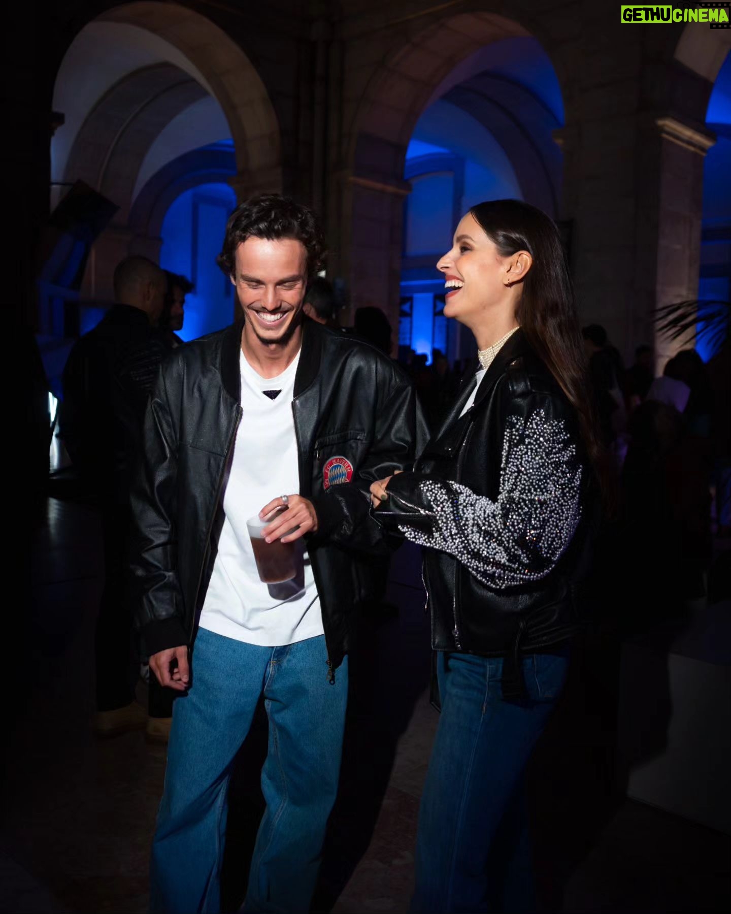 Mariana Monteiro Instagram - Last night and last day @lisboafashionweek #modalisboaforgood A tua voz é o teu super-poder. Remember that✔️ "The focus of the Embody Freedom inquiry & practice is an embodied recognition of our innate, childlike, wise-hearted, ever-accessible freedom." Make-up by: @inesabreulima 📷 @luismoreira.lm @mais.que.uma