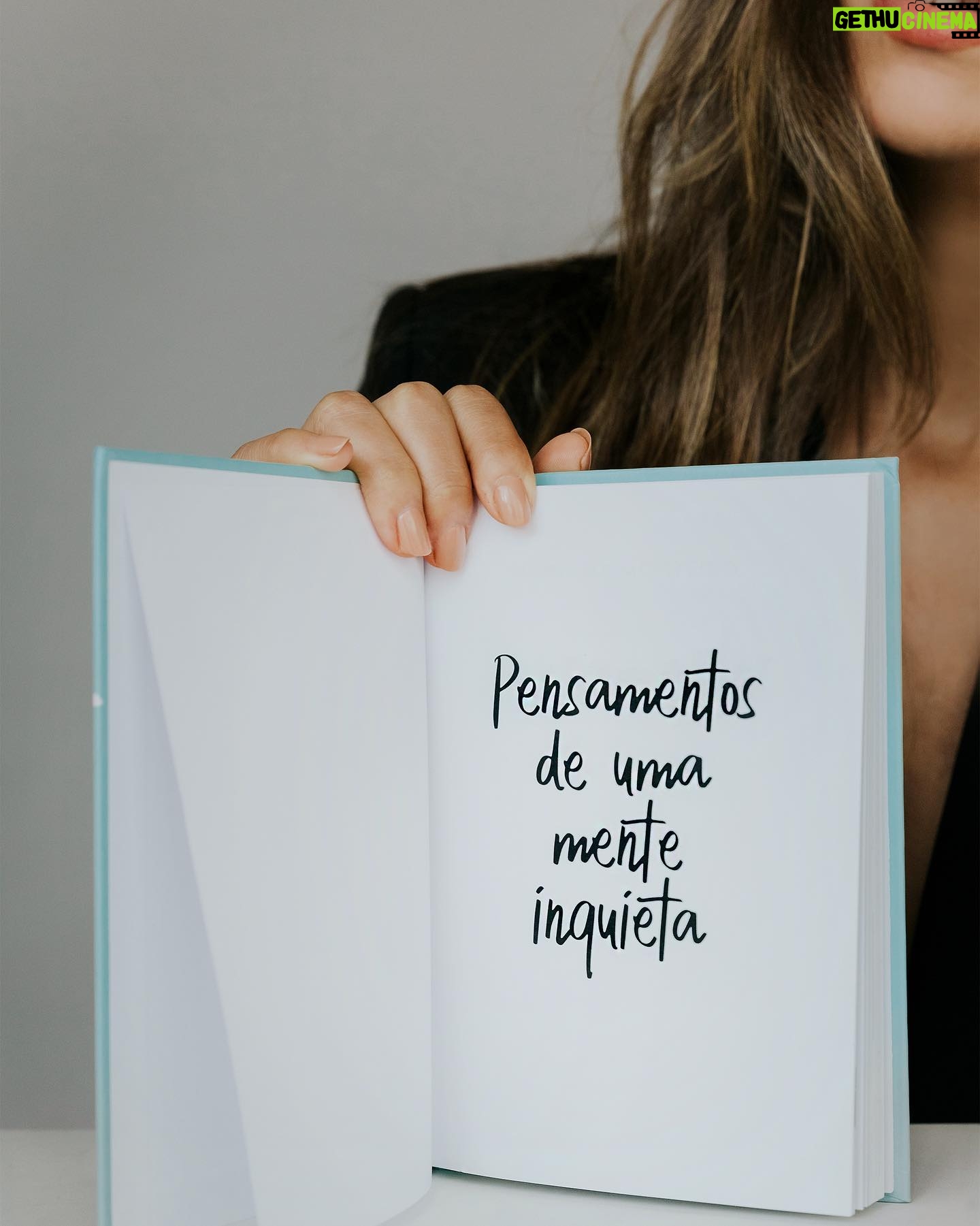 Mariana Monteiro Instagram - 20.10.21 🎯 A partir de hoje, este livro já pode ser vosso! E esta é a melhor parte de todo este processo. Importante lembrar que às minhas palavras se juntou a incrível ilustradora @marianaamiseravel, sem a qual este livro não teria o mesmo significado. Obrigada 📖✔️ Cada pessoa terá na sua história a própria forma de encarar a sua trajectória, e é com essas diferentes abordagens que mais aprendemos. Ao deixar entreaberto o espaço mental a novas formas de expressão, opinião e cura, evoluímos. Aceitando com clarividência a singularidade e individualidade de cada um@. Espero encontrar-vos no meio destas palavras e ilustrações. E dia 4 de Novembro, às 18h30 na Fnac do Colombo, para a apresentação oficial 🚀 ! Ph @joannacorreia_