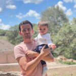 Mariana Torres Instagram - Mi guapo @kanito15 hoy festejo tu existir ; eres un ser único , divertido, leal, Justo, simpático , honrado , maduro , protector , amoroso, como dice @karinatorresg todos necesitamos un kno en nuestra vida . Amo que seas mi hermano ,poder gozar de tu presencia y ver el ser humano en el que cada día te vas transformando , no dejes de ser tu , busca tu felicidad , sigue buscando esa paz . nunca dejes de aprender para ser mejor . Te amo infinito 💙