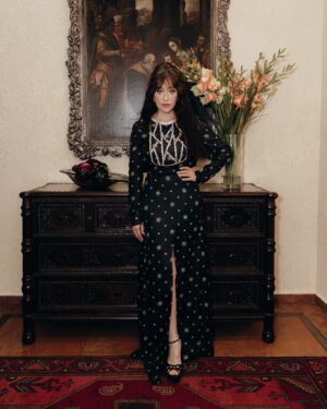 Mariana Treviño Instagram - Ayer celebrando en @ficm 💐
#elsabordelanavidad 💫

@chanelofficial ♥️

Stylist @josepe_luis 
Mkp @ger.parra
Hair Style @lisallende 
PR @colourstalent
📸 @mariocervanttes ✨

Gracias a todos 🙏🏻✨