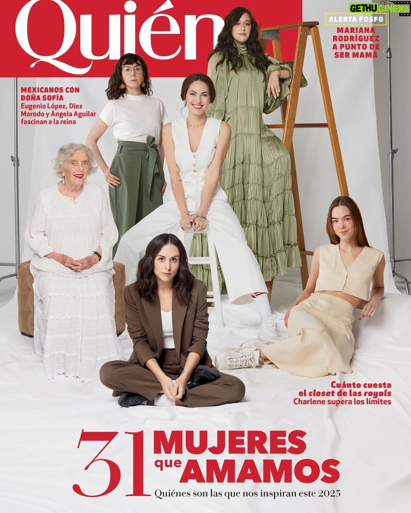 Mariana Treviño Instagram - Que lindo compartir espacio con estas mujeres maravillosas ❤️ las admiro felicidades, perseverancia apasionada, entrega y talento 💐✨ Elena tesoro y corazón de nuestro país te amamos ❤️🙏 Guardare esta foto :) Gracias por la invitación 🌸 PR: @makeitprensa @luiswolosky Fotografía: @anyluhp Estilismo: @rodrigoaalcantara Vstido: @carlospinedamx Maquillaje y peinado: @leonelmakeup Texto: @natroterman ❤️💐😍 te amo!!!!! @merabascal @maria___torres ❤️