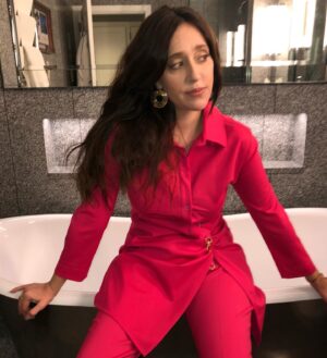 Mariana Treviño Instagram - Behind the scenes 
Back in New in York! 💖🏙
For @amancalledotto 💅🏻

@jeanannwilliams 
@jacquemus 
@tina_turnbow using @dior 
@seijinyc