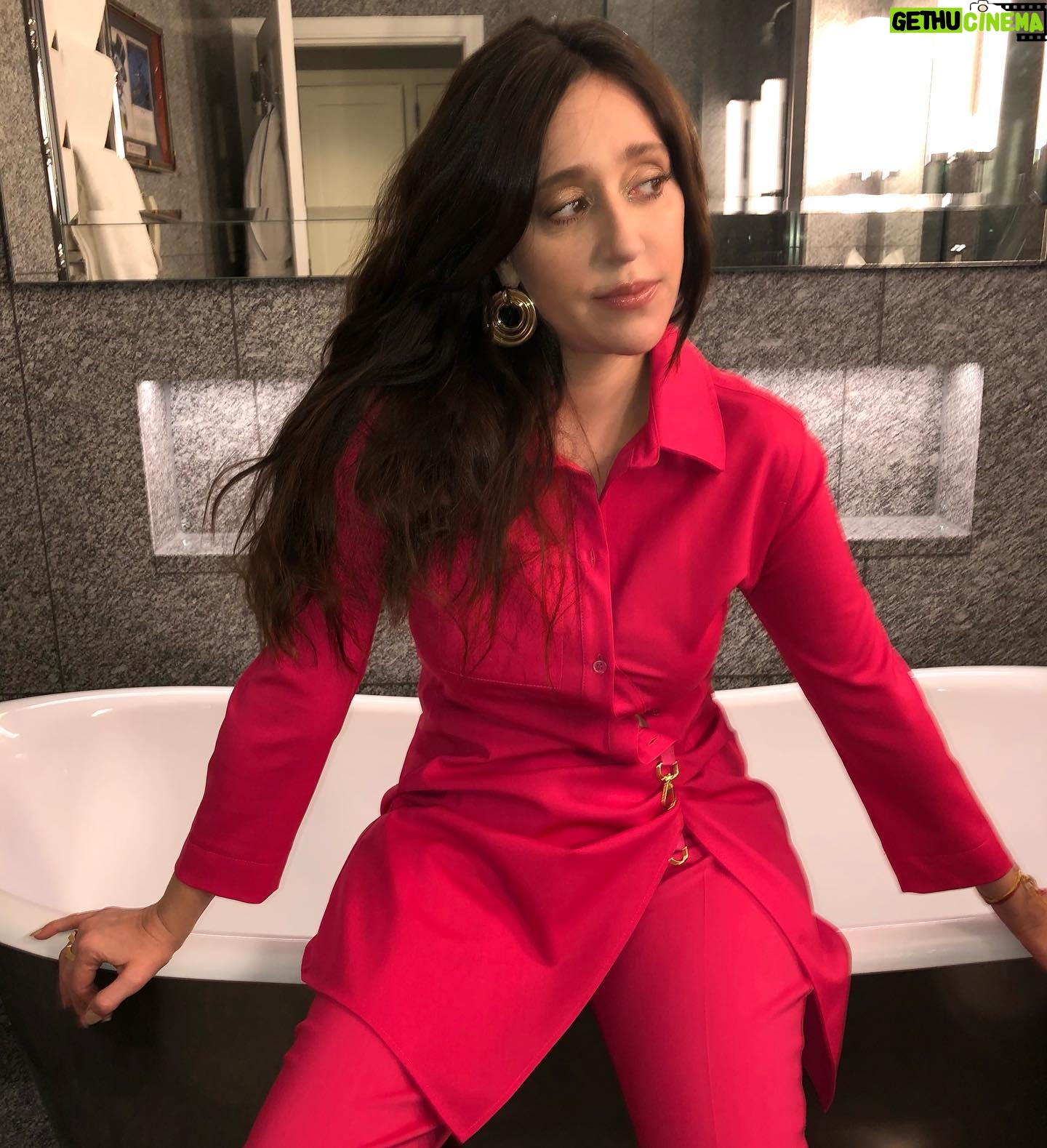 Mariana Treviño - 29.6K Likes - Behind the scenes
Back in New in York! 💖🏙
For @amancalledotto 💅🏻
@jeanannwilliams
@jacquemus
@tina_turnbow using @dior
@seijinyc