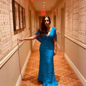 Mariana Treviño Instagram - New York
state of mine 💙✨
By TINA 💘 

Makeup: @tina_turnbow using @dior 
Hair: @seijinyc 
Styling: @jeanannwilliams 
🧜‍♀️ : @jennypackham 

@amancalledotto 🔥
#premierbluesandhues