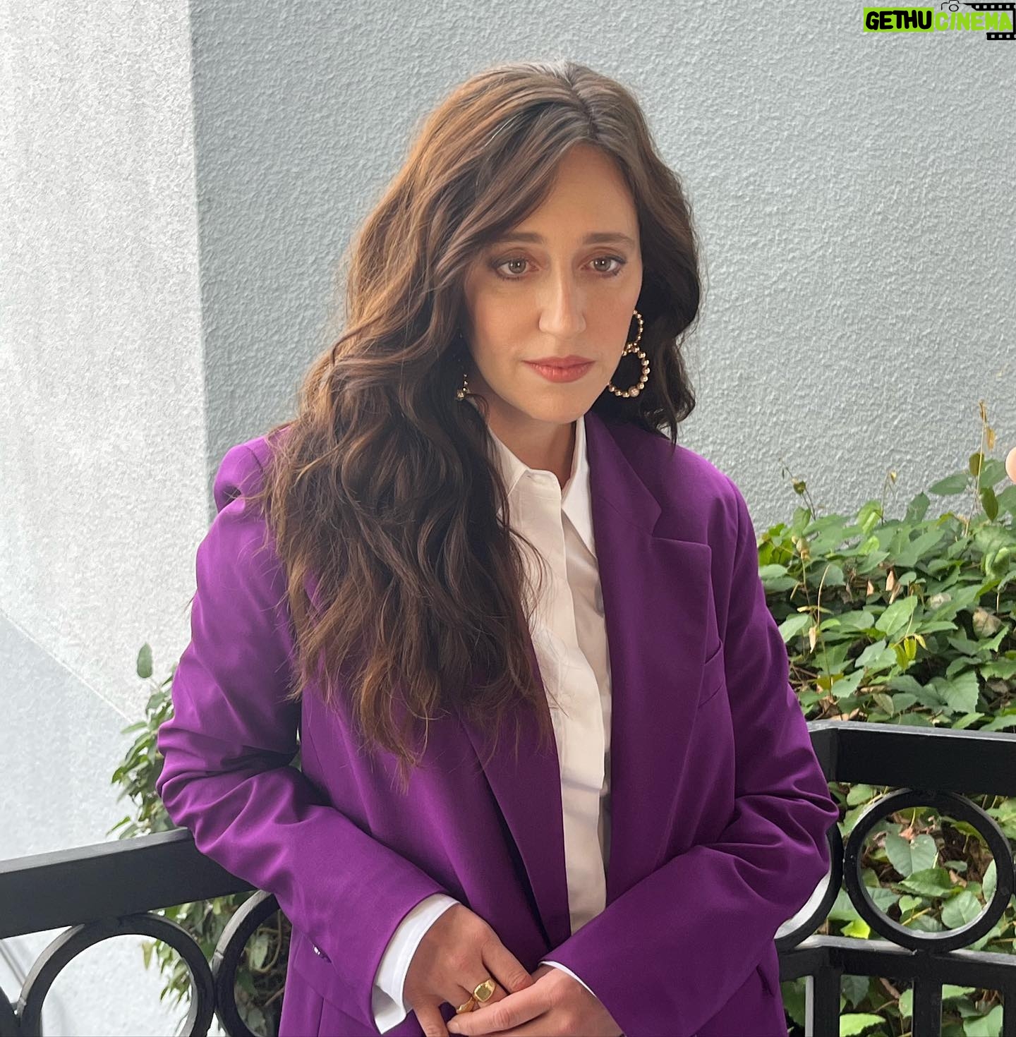 Mariana Treviño - 28.5K Likes - ✌️💜 LA press day :)
@amancalledotto ✨
Thankyou!
Suit: @dorotheeschumacher
Styling: @jeanannwilliams
Earrings: @ettika
Makeup: @adambreuchaud
Hair: @eddie_cook
PR: @42west