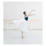 Marianela Núñez Instagram - And just like that I get to meet her again… Giselle I missed you 🤍 Photo @mariahelenabuckley
