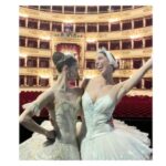 Marianela Núñez Instagram – Amiga ✨😌🤍 @mariacelestelosa 
Que teatro maravilloso @teatroallascala 😍