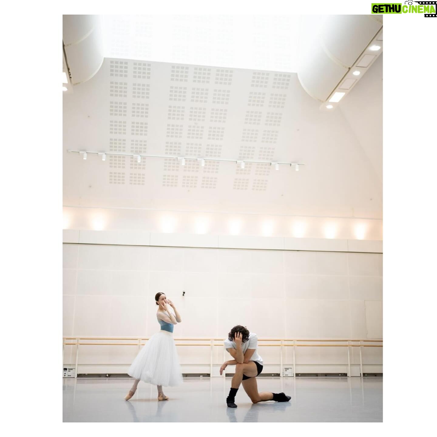 Marianela Núñez Instagram - Giselle with @humarchand ✨🤍 Photos @dancersdiary