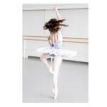 Marianela Núñez Instagram - And just one more of this lovely look by @chacott_jp @freedoflondon Nela Line Hair&Makeup @sofiabae74 Photo @mariahelenabuckley