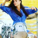 Marie Avgeropoulos Instagram - Beat it nerd ! 🤓🥁 #music #girlswhoplaydrums #jam #🥁