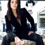 Marie Avgeropoulos Instagram - Ideally the plan is to galavant into 2021 and it won’t be a jerk 🤨💃🏻 #2021 #fingerscrossed . . . . @tizianolugli @hairbyruslan @novakaplan @brvndoz