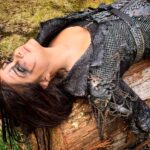 Marie Avgeropoulos Instagram - Series Finale #BTS snap before her and I (yep just spoke in the third person) knew about 2020 probs... but feeling this mood😳 photo cred @shannonkook #throwback #the100 #precovid