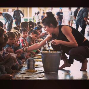 Marie Avgeropoulos Instagram - We all know importance of good nutrition & education. Before girls even begin to learn with #FFLV in Rural India , they have to be able to feel safe in their learning environment while not suffering from malnutrition ….this process can take weeks. Getting educated is only a small part of what @fflvindia provides to these girls - to see what you can do to help - you can click ⬆️ LINK IN BIO⬆️ #shemustcount on YouTube to see the documentary journey I went on with these fantastic females .
