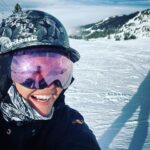 Marie Avgeropoulos Instagram - Today was at its peak 😜⬆️🏂 . . . . . #niceview #girlswhosnowboard #smilemore #❤️