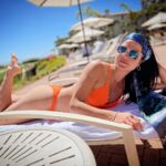 Marie Avgeropoulos Instagram - If you’re Punny- throw shade below ☀️☀️☂️⛱️