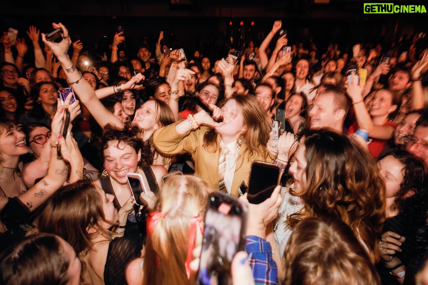 Marie Ulven Ringheim Instagram - boston you had me running a fucking marathon last nightπβ€οΈ we just kicked off the tour and it was honestly a dream come true!!!! forever grateful i get to do this!! philly next π©ββ€οΈβπβπ© πΈ @isakuzumaki π @goldengoose