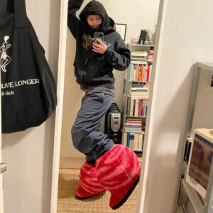Marie Ulven Ringheim Instagram - i made world in red shoes