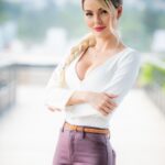 Mariluz Bermúdez Instagram - Hoy termina este lindo proyecto llamado @disenandotuamor y no puedo estar más agradecida con mi productor @pedrodepinedo, con mi casa #Televisa con toda la producción que está llena de personas entregadas y que aman lo que hacen, con todos y cada uno de mis compañeros que me llevo en el corazón y con los cuales me divertí tanto! #nancy #didi #becca #fer #javibb #nahum #chapis gracias por todas las risas, pero sobre todo gracias a Dios por permitirme hacer lo que tanto me gusta. #diseñandotuamor